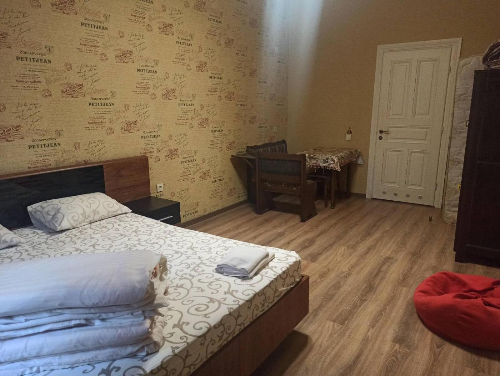 Hostel Q Lviv Buitenkant foto